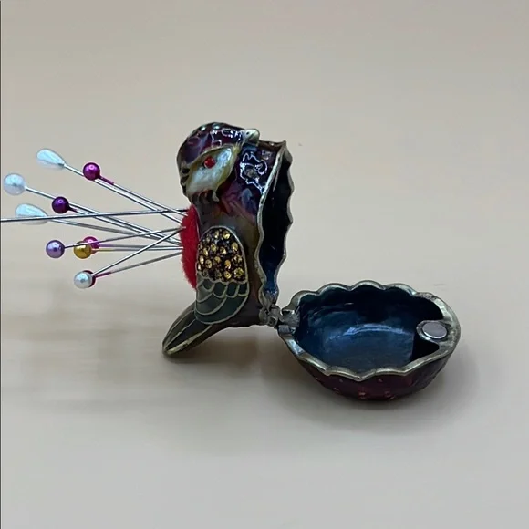 Vintage Decorative Bird Pin Cushion Box with Pins - Picture 5 of 8